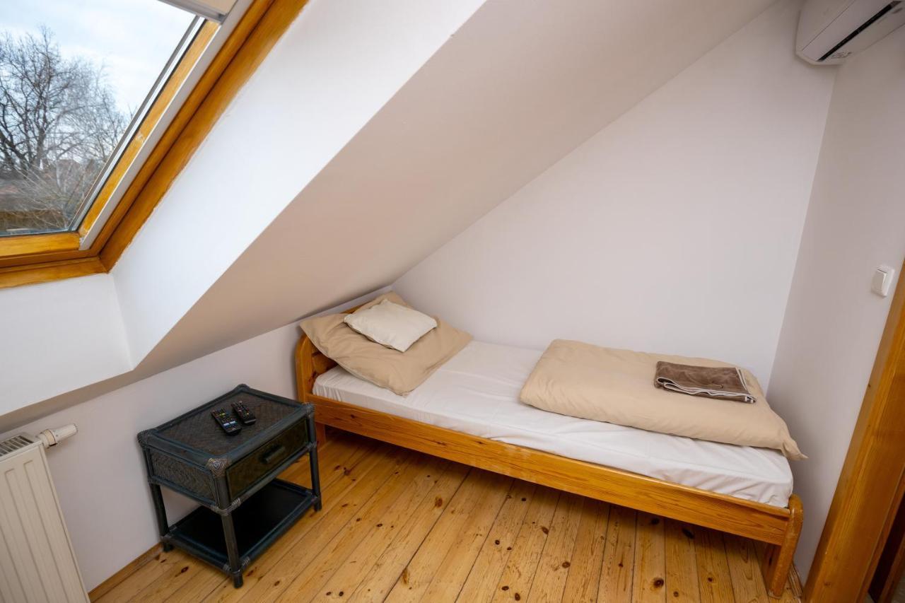 Noble'S Panzio Es Etterem Bed & Breakfast Nemesnép Exterior foto